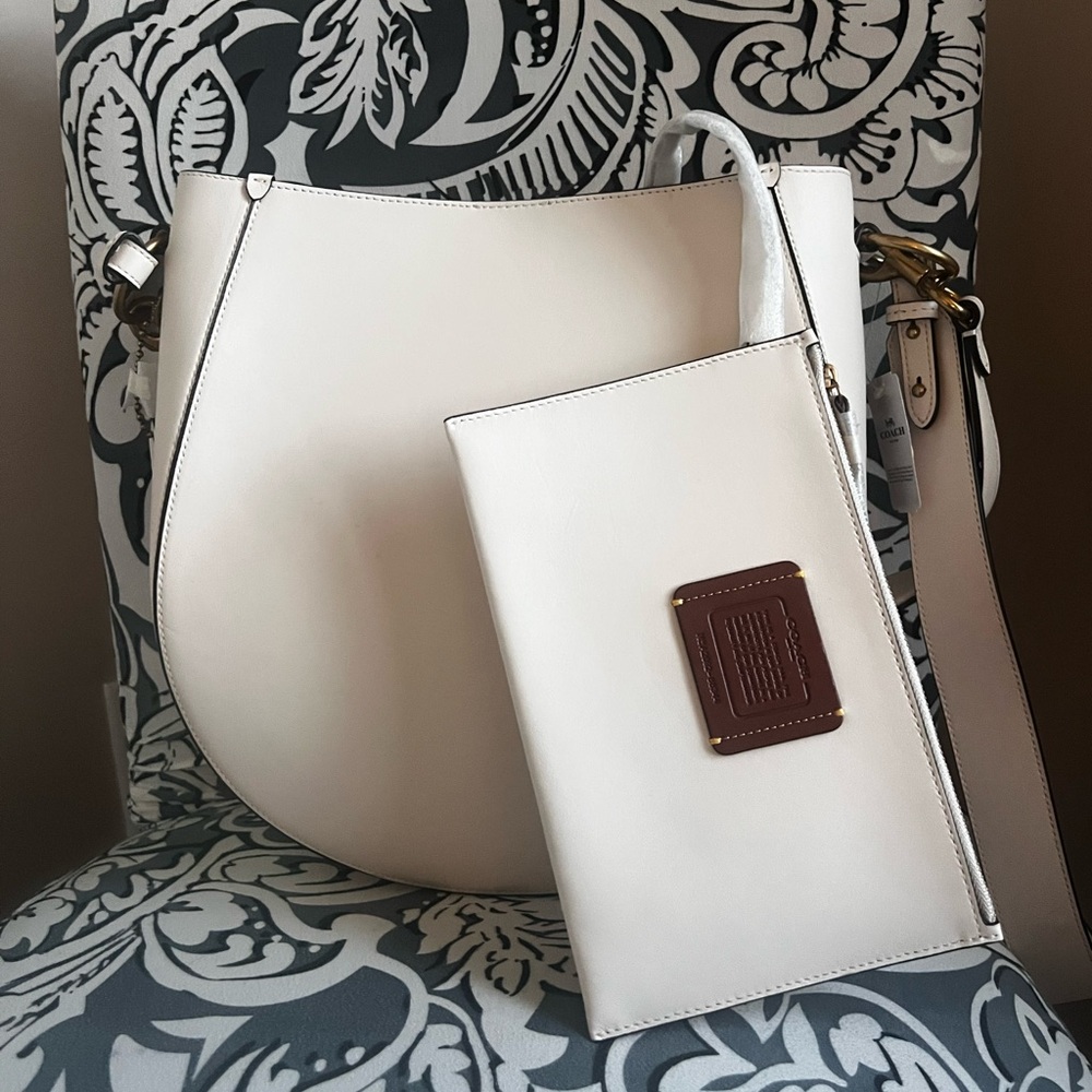 NWT Coach Maddy Hobo Bag Glovetanned Smooth Leather Cream